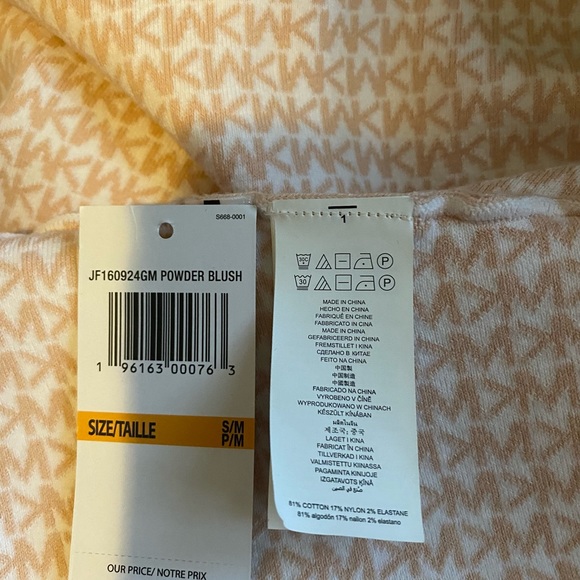 Michael Kors hooded poncho with pockets - Picture 3 of 8